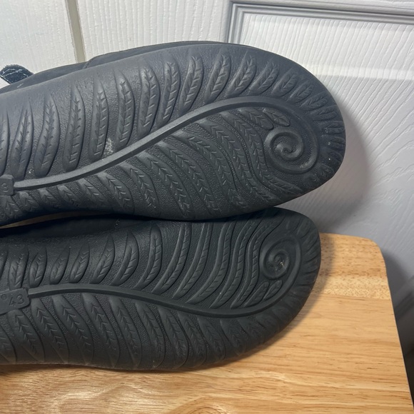 Naot Matai Black Leather Mary Jane Shoes 43 (US 12) - Picture 13 of 13